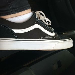 Vans old Skool black (pin included if you want it)